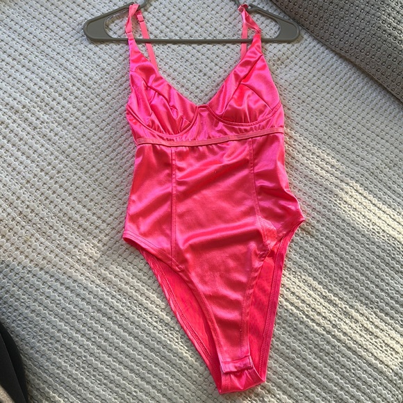 Neon pink body suit - Picture 1 of 5
